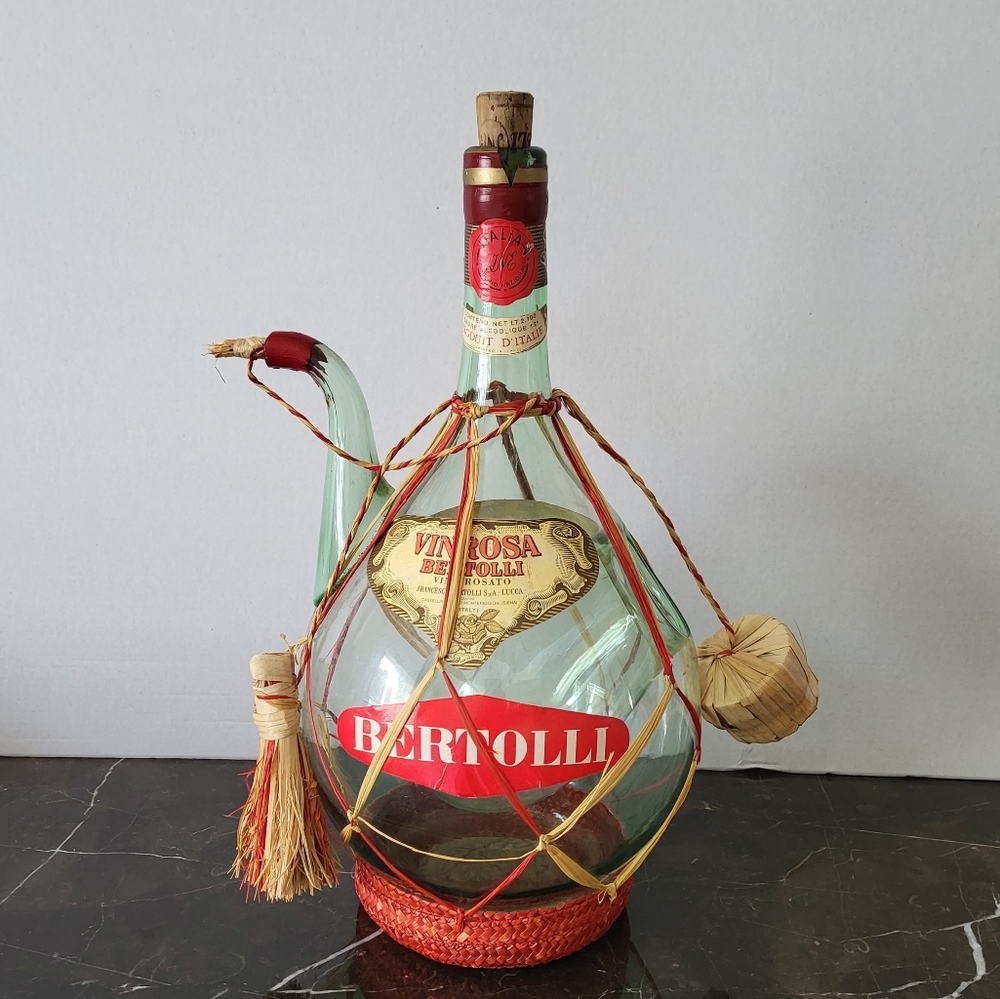 Vintage Vinrosa bottle 1960